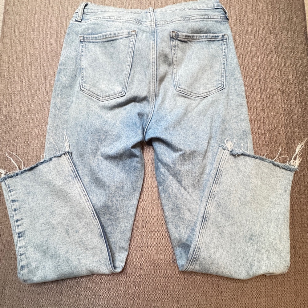 Old Navy Sky-Hi Straight Extra High Rise Button Fly Raw Hem Jeans Light Wash 10 - Picture 7 of 7